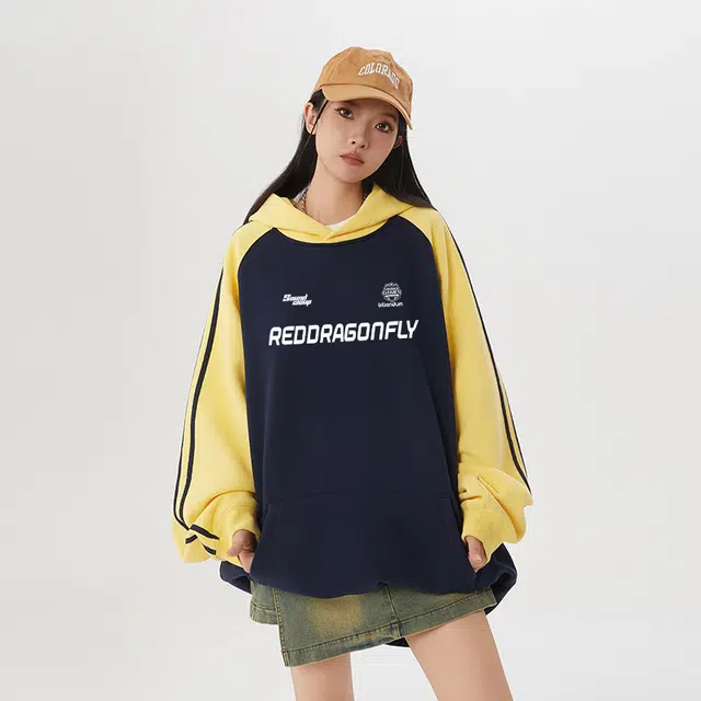 红蜻蜓 美式高街设计感侧边条纹三条杠无性别主义数字字母印花宽松百搭舒适防风保暖休闲棒球服外套卫衣 男女同款