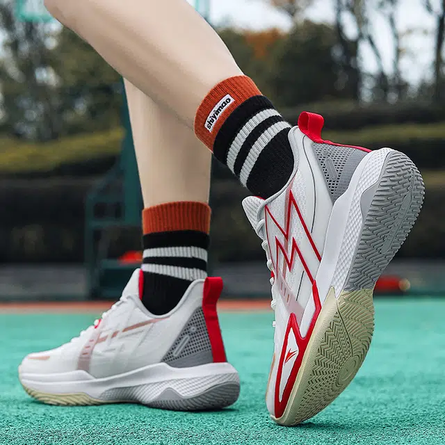 金莱克 时尚舒适百搭经典 减震增高 中帮 篮球鞋 男女同款 白红