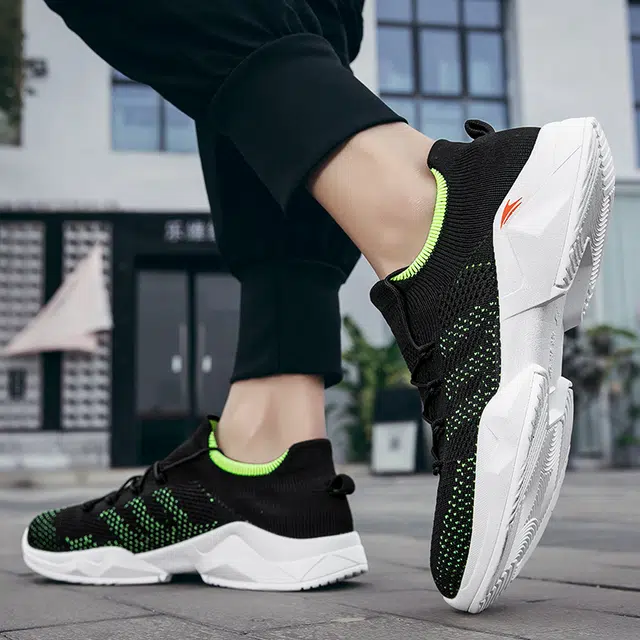 金莱克 时尚运动 透气吸汗 轻便耐穿 回弹性强减震防滑耐磨 低帮跑步鞋 男女同款 黑绿色