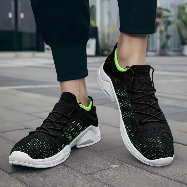 金莱克 时尚运动 透气吸汗 轻便耐穿 回弹性强减震防滑耐磨 低帮跑步鞋 男女同款 黑绿色