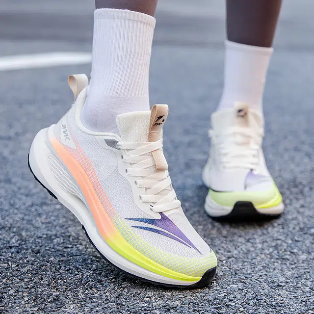 金莱克 透气舒适时尚 潮流经典百搭 运动休闲 低帮跑步鞋 男女同款 白色