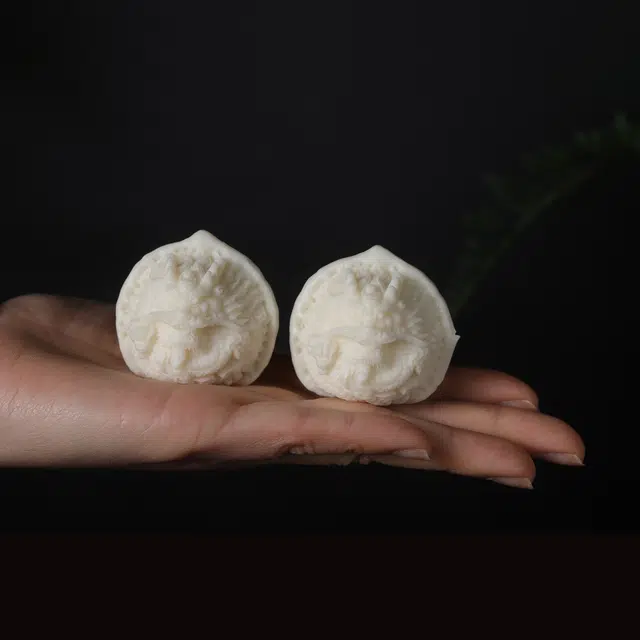 灵晔 新中式国潮文玩 简约高级感 好运莲莲 诸事顺利 平安顺遂 招财纳福 象牙果 手把件 男女同款情侣款