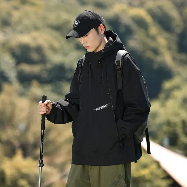 啄木鸟 纯色美式复古拉链字母印花连帽防风防水宽松山系户外飞行员教练夹克外套 男女同款