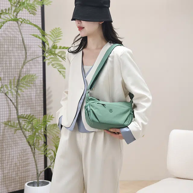捷朗仕 百搭时尚轻便 尼龙布 单肩包 小号 女款 多色