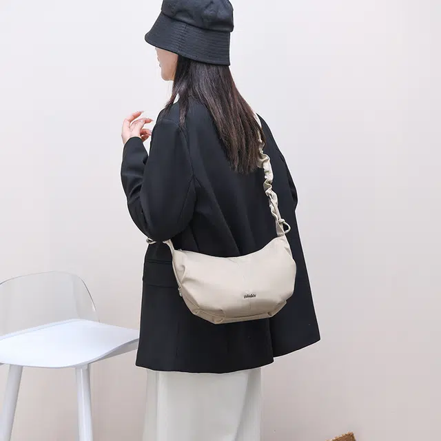 捷朗仕 时尚褶皱腋下包女春夏女士通勤上班单肩简约百搭化妆包 尼龙布 斜挎包 中号 女款 多色