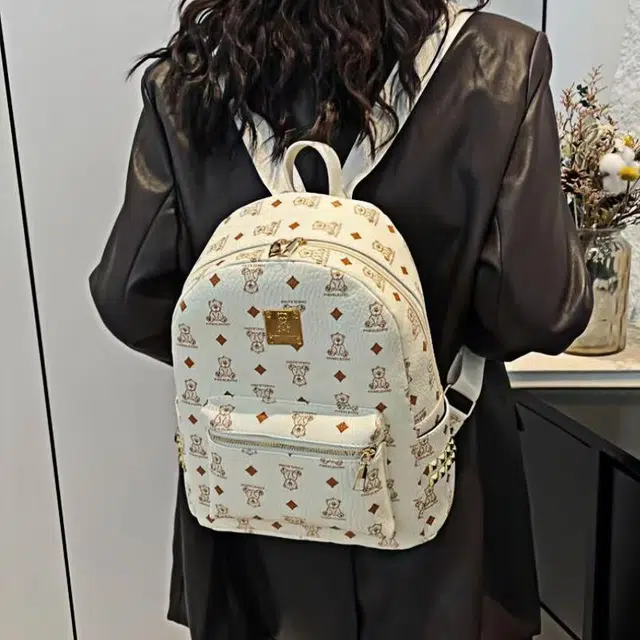 ins PU MOMO