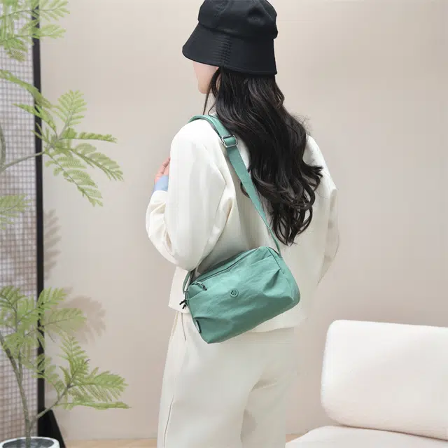 捷朗仕 轻便多层百搭设计感时尚 尼龙布 单肩包 小号 女款 多色