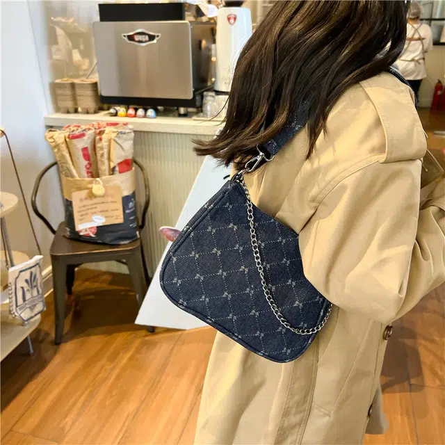 捷朗仕 休闲链条韩版千禧风气质设计感腋下包 牛仔布 斜挎包 常规 女款 深蓝色  浅蓝色