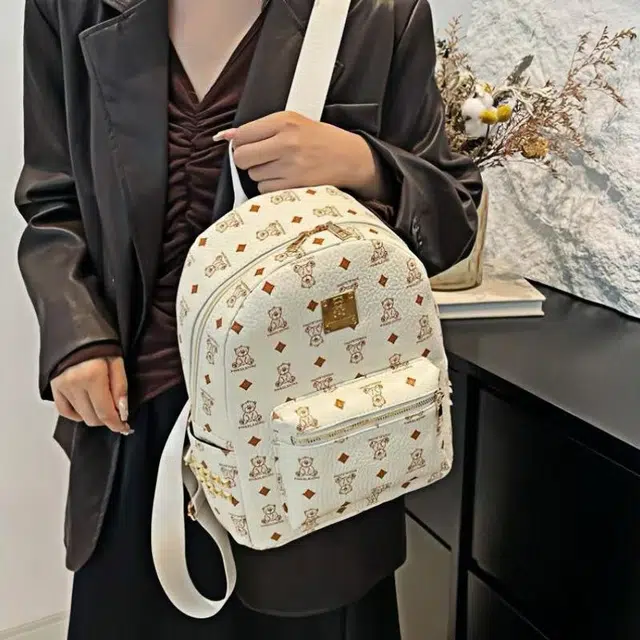 ins PU MOMO