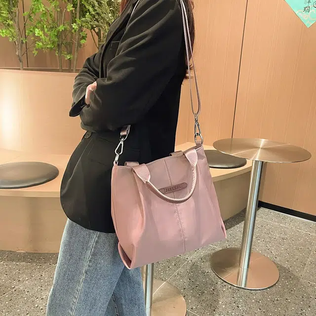 捷朗仕 高级质感通勤百搭秋冬 尼龙 手提斜挎包 中号 女款 树莓粉色/混凝土/淡奶油/黑色