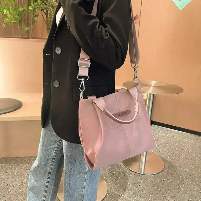 捷朗仕 高级质感通勤百搭秋冬 尼龙 手提斜挎包 中号 女款 树莓粉色/混凝土/淡奶油/黑色