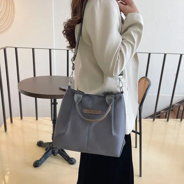 捷朗仕 高级质感通勤百搭秋冬 尼龙 手提斜挎包 中号 女款 树莓粉色/混凝土/淡奶油/黑色