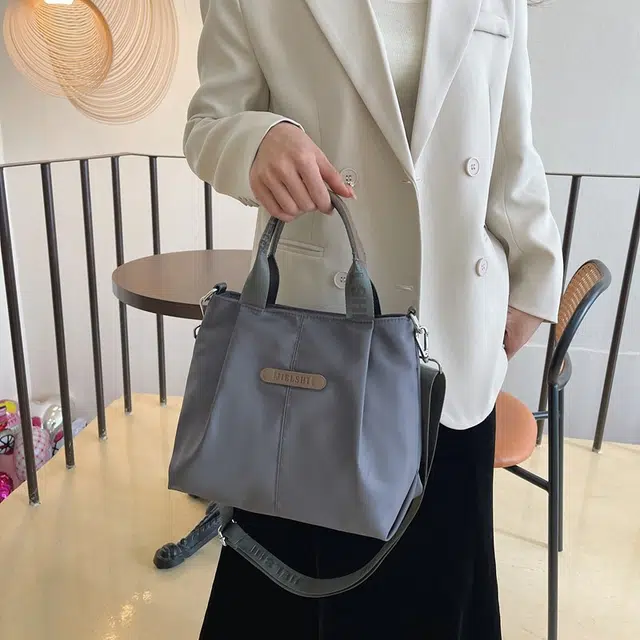 捷朗仕 高级质感通勤百搭秋冬 尼龙 手提斜挎包 中号 女款 树莓粉色/混凝土/淡奶油/黑色