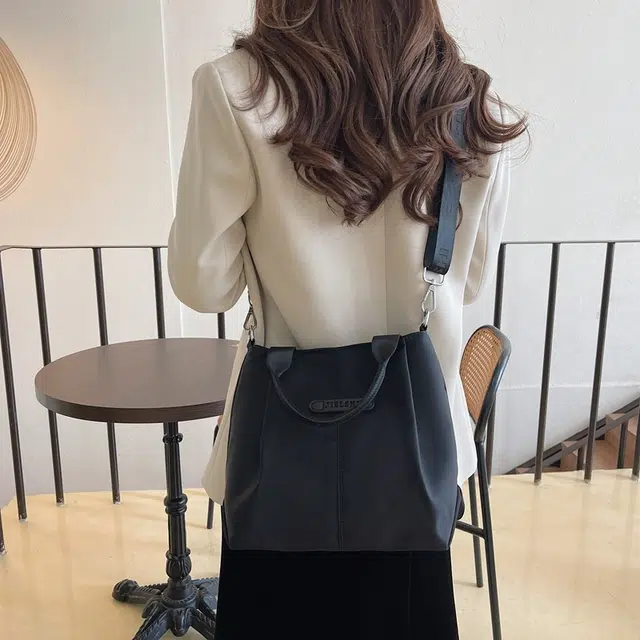 捷朗仕 高级质感通勤百搭秋冬 尼龙 手提斜挎包 中号 女款 树莓粉色/混凝土/淡奶油/黑色