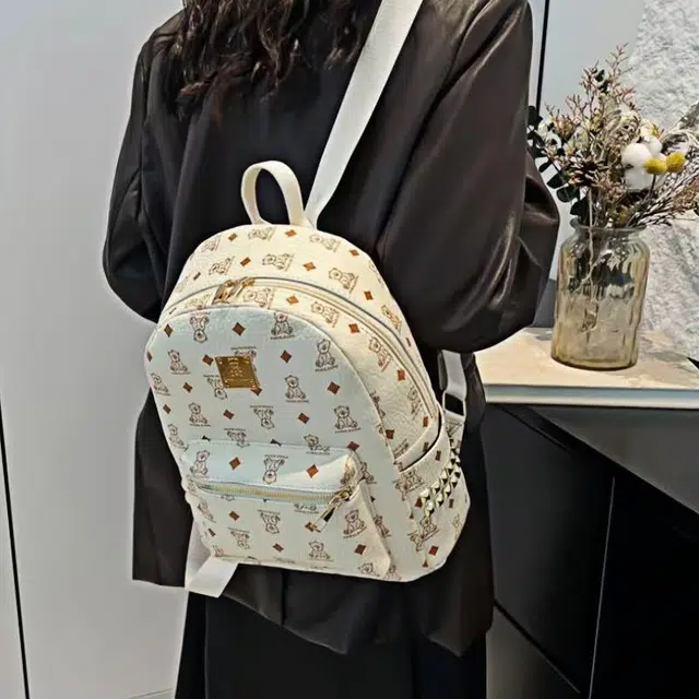 ins PU MOMO
