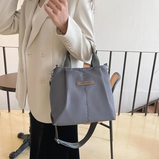 捷朗仕 高级质感通勤百搭秋冬 尼龙 手提斜挎包 中号 女款 树莓粉色/混凝土/淡奶油/黑色