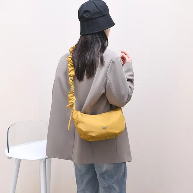 捷朗仕 时尚褶皱腋下包女春夏女士通勤上班单肩简约百搭化妆包 尼龙布 斜挎包 中号 女款 多色