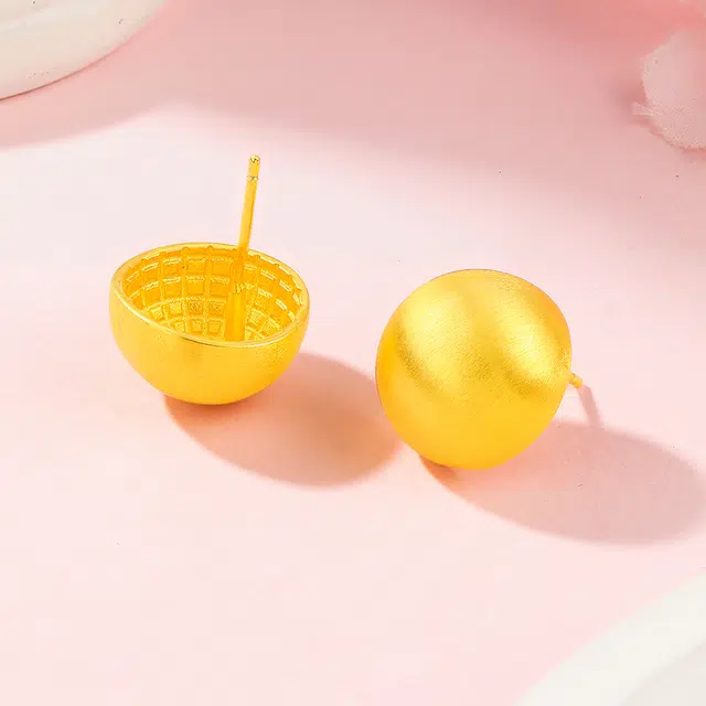 925