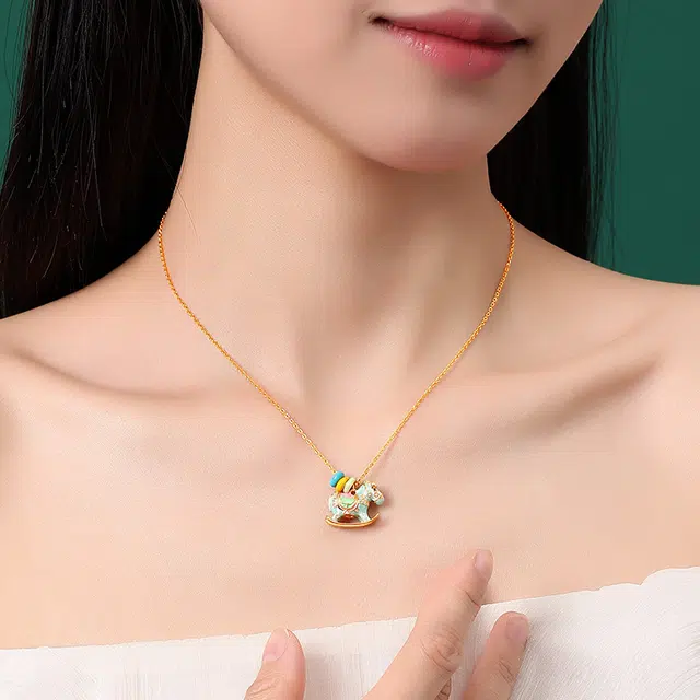 925