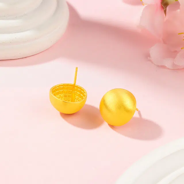 925
