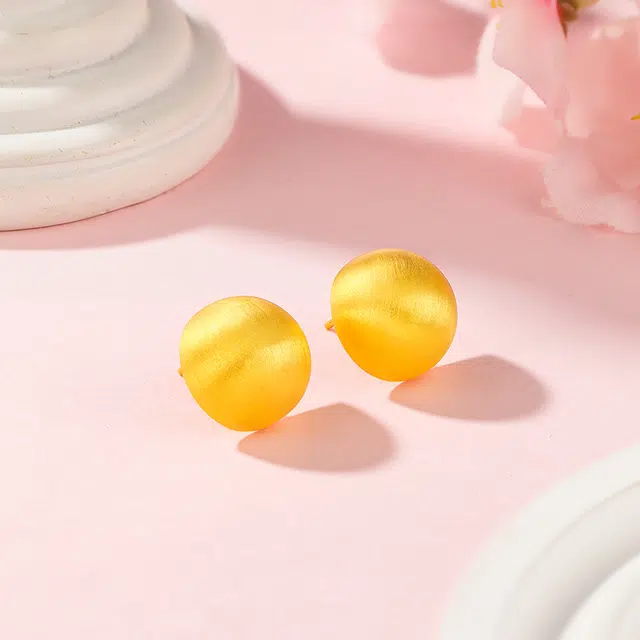 925