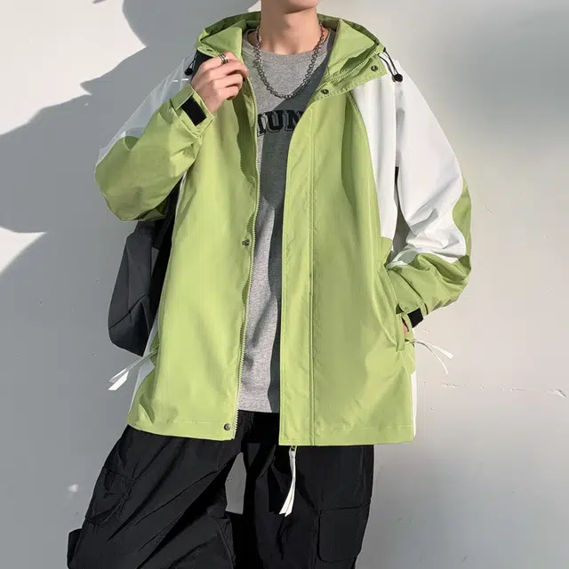 巴塞罗那足球俱乐部 美式高街拼接撞色宽松休闲连帽山系机能户外运动夹克外套 男女同款 蓝插白