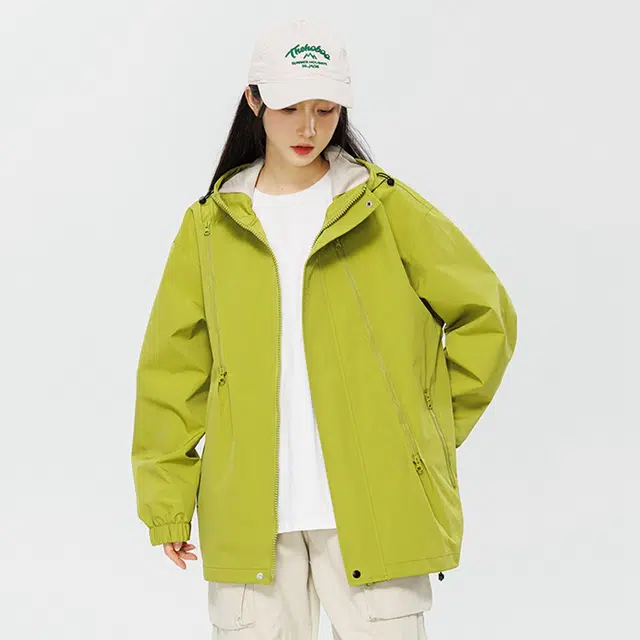 巴塞罗那足球俱乐部 美式机能风山系户外登山防风防水拉链基础款时尚无性别主义宽松连帽夹克外套 男女同款 黑色