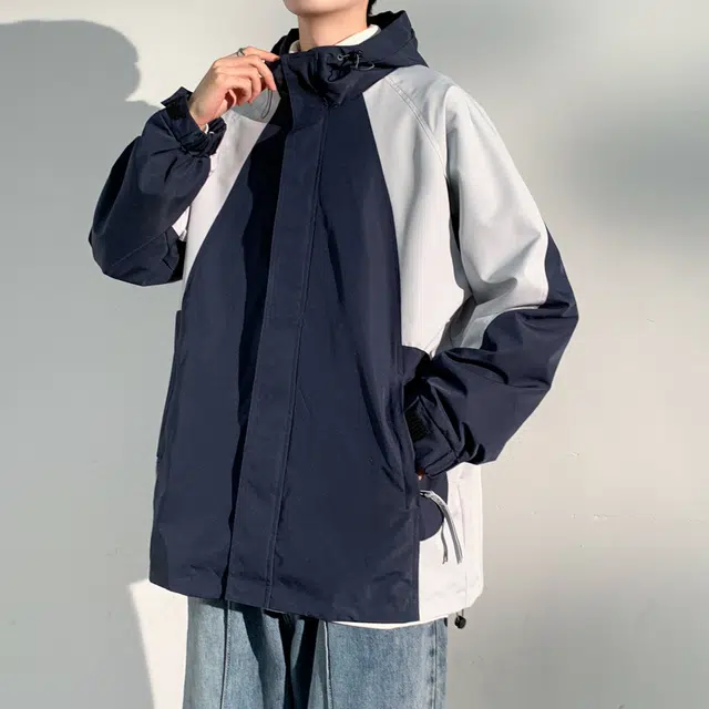 巴塞罗那足球俱乐部 美式高街拼接撞色宽松休闲连帽山系机能户外运动夹克外套 男女同款 蓝插白