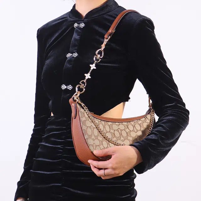 COACHAria Shoulder Bag26