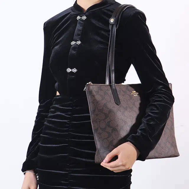 COACHZip30