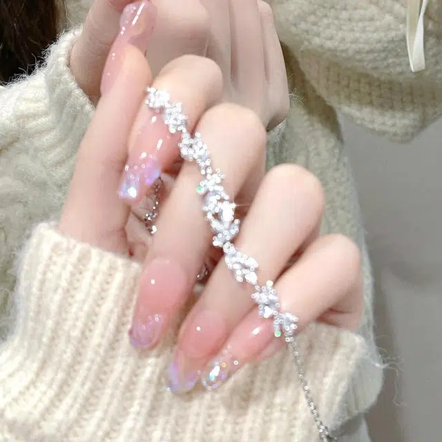 925