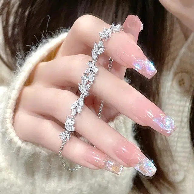 925