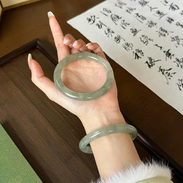 华熹福珠宝 青山黛翠玉美人镯平安新中式古风国潮清冷优雅高级感气质温婉旗袍汉服 天山翠 手镯 女款
