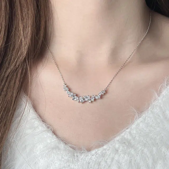 925