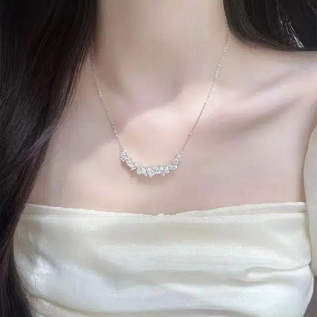 925