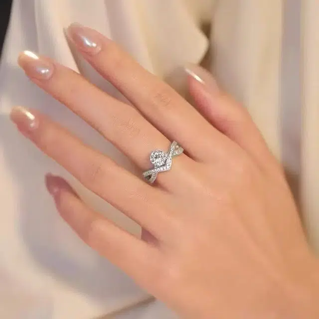 925