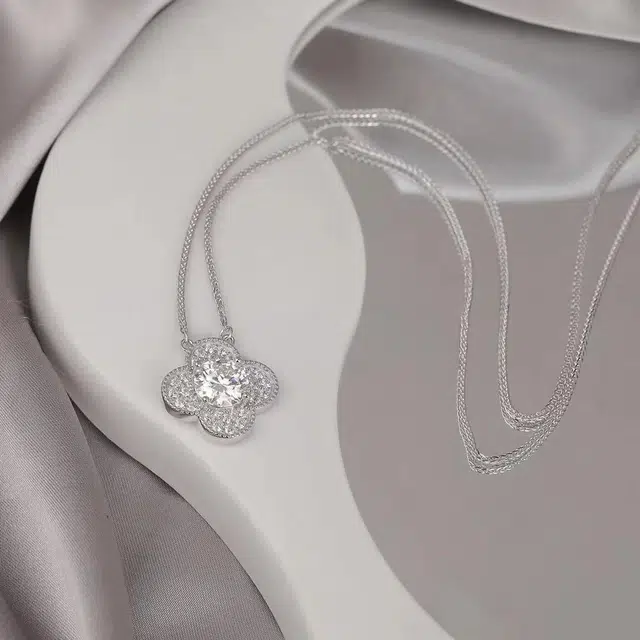 925