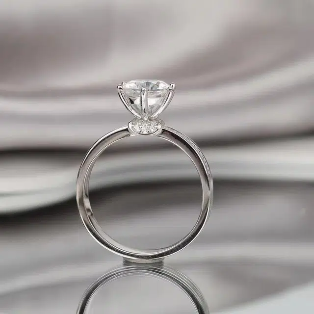 925