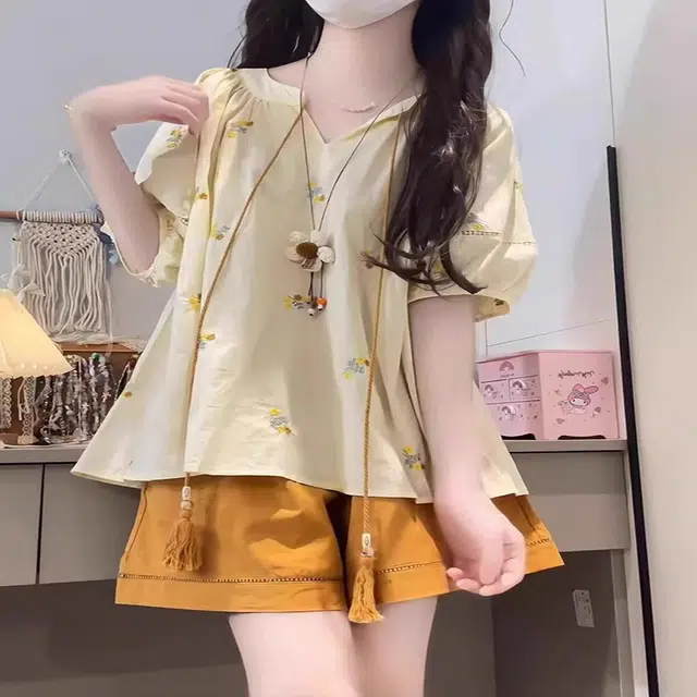 米囹夏季多巴胺穿搭套装女 绝美减龄设计风泡泡袖衬衫显瘦阔腿短裤 青少年