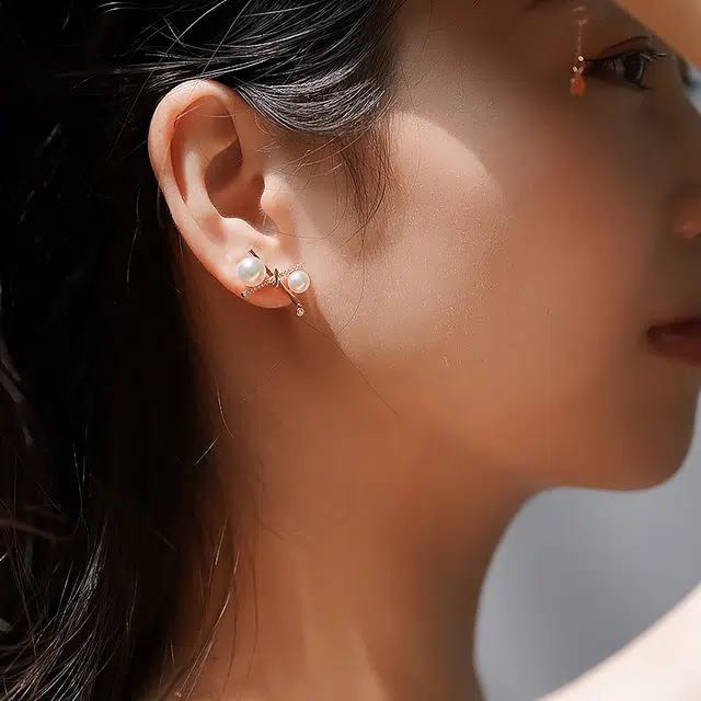 AKOYA 18K57