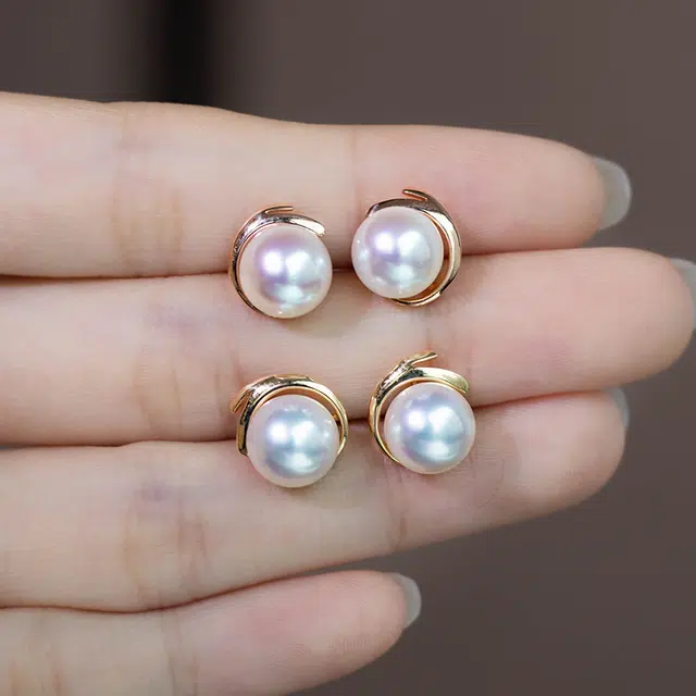 AKOYA 18K