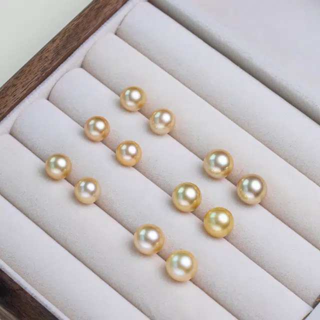 AKOYA 18K 8-99-10