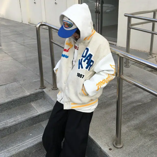 沐诚阳译  美式复古高街植绒刺绣字母撞色拼接外套 嘻哈街头痞帅 宽松落肩垂感 休闲舒适百搭棒球服 男女同款