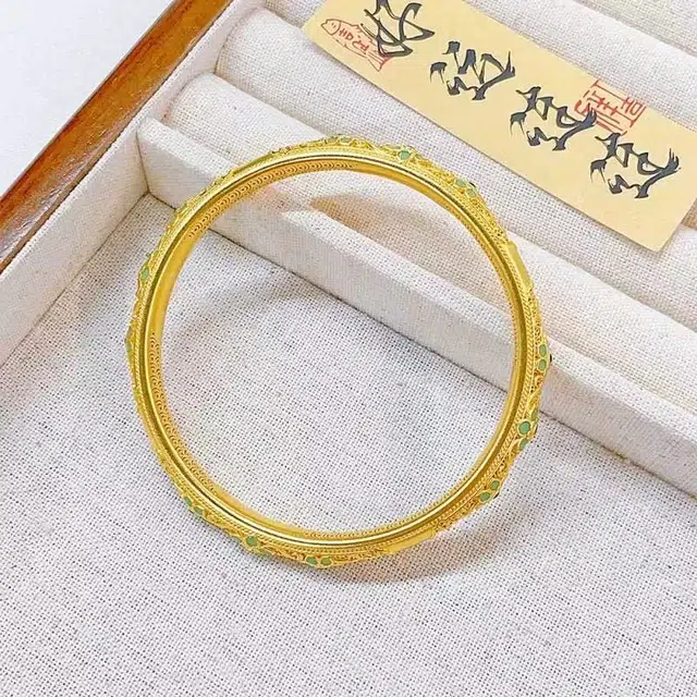 999