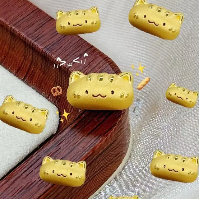 999