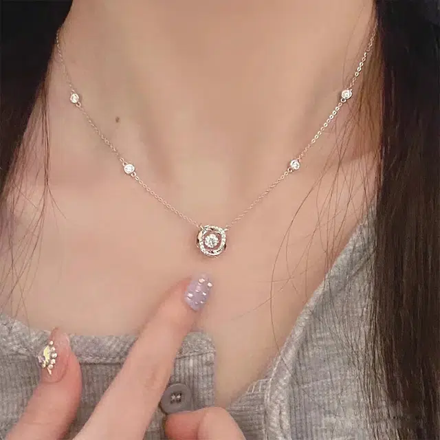 925