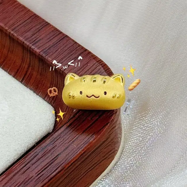 999