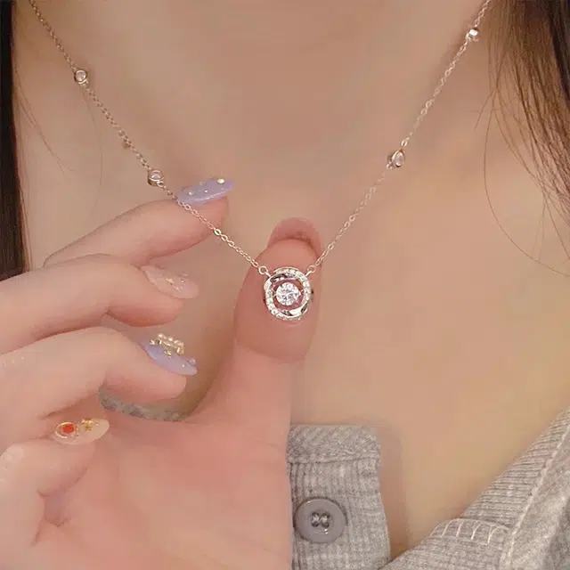 925