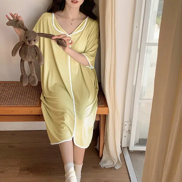 欧迪芬 套头短袖小翻领款带胸垫亲肤柔软青春活力甜美可爱带胸垫睡裙 女款