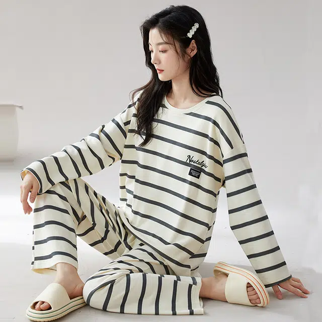 欧迪芬 纯棉家居服字母图案免穿文胸圆领长袖柔软舒适亲肤休闲线条透气春夏款长裤睡衣套装 女款 白色
